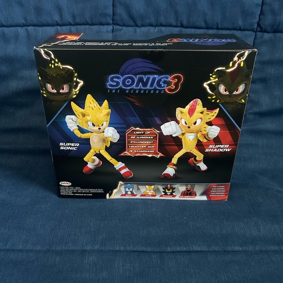 Sonic the Hedgehog 3: Super Shadow / Super Sonic Light-Up 2-Pack - Picture 10 of 12